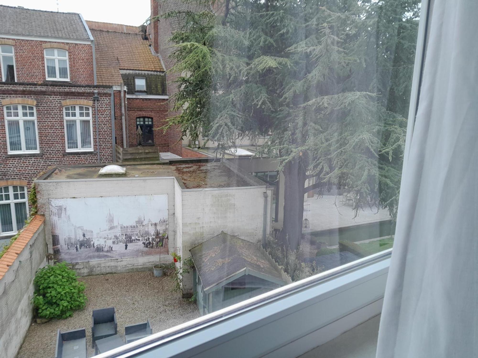 Juliette'S Acomodação com café da manhã Ieper Exterior foto