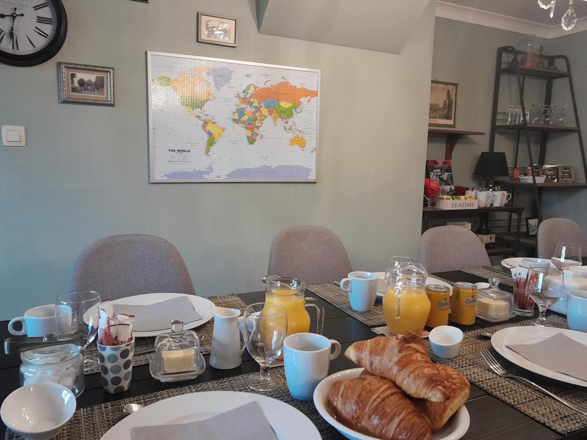 Juliette'S Acomodação com café da manhã Ieper Exterior foto